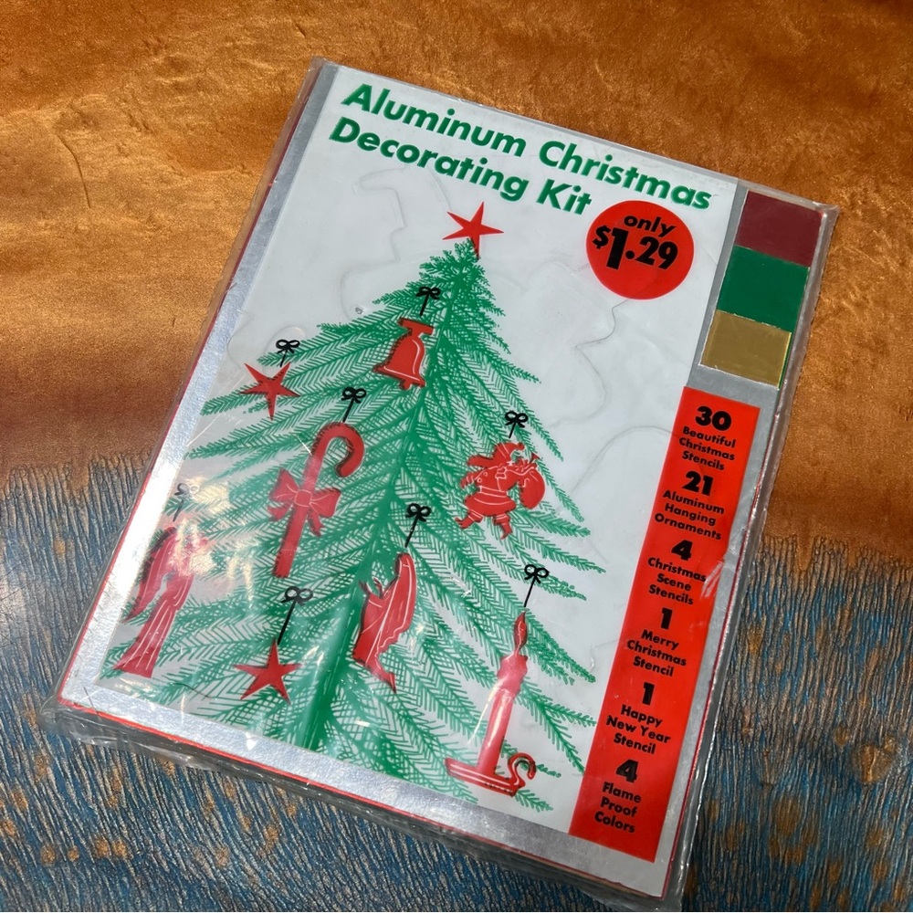 Vintage Aluminum Christmas Decorating Kit - Green Red new year New 60s